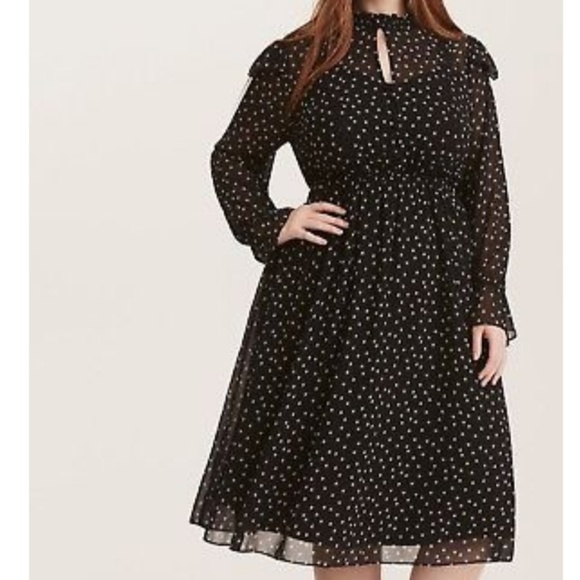 torrid Dresses & Skirts - Torrid Black Star Chiffon Ruffle Midi Ruffle Dress